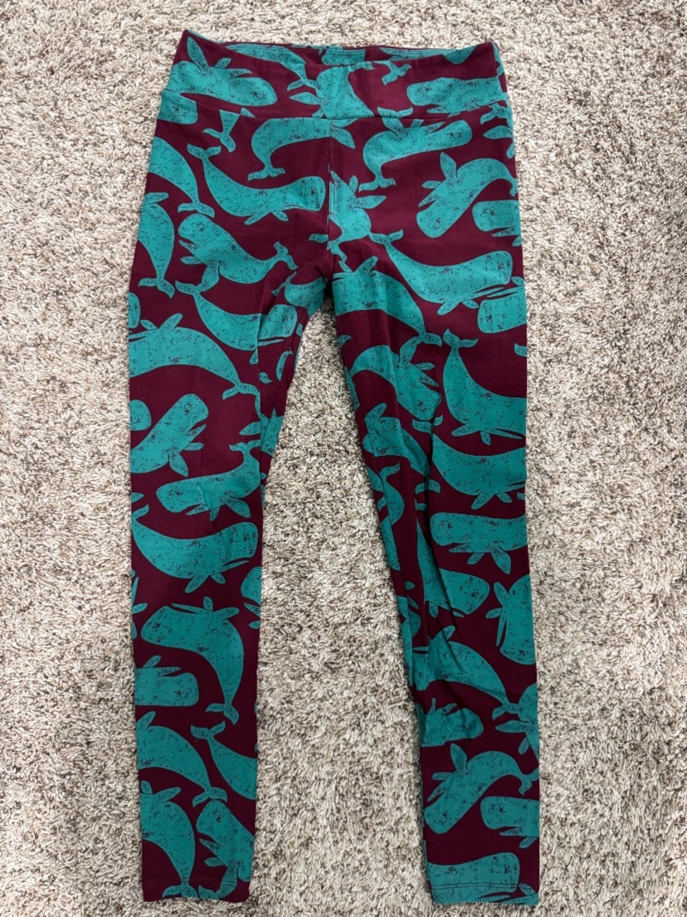 LuLaRoe whale leggings maroon background with teal whales OS fits 2-10